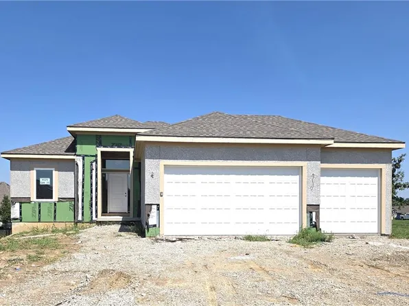 4525 145th Ct, Basehor, KS 66007