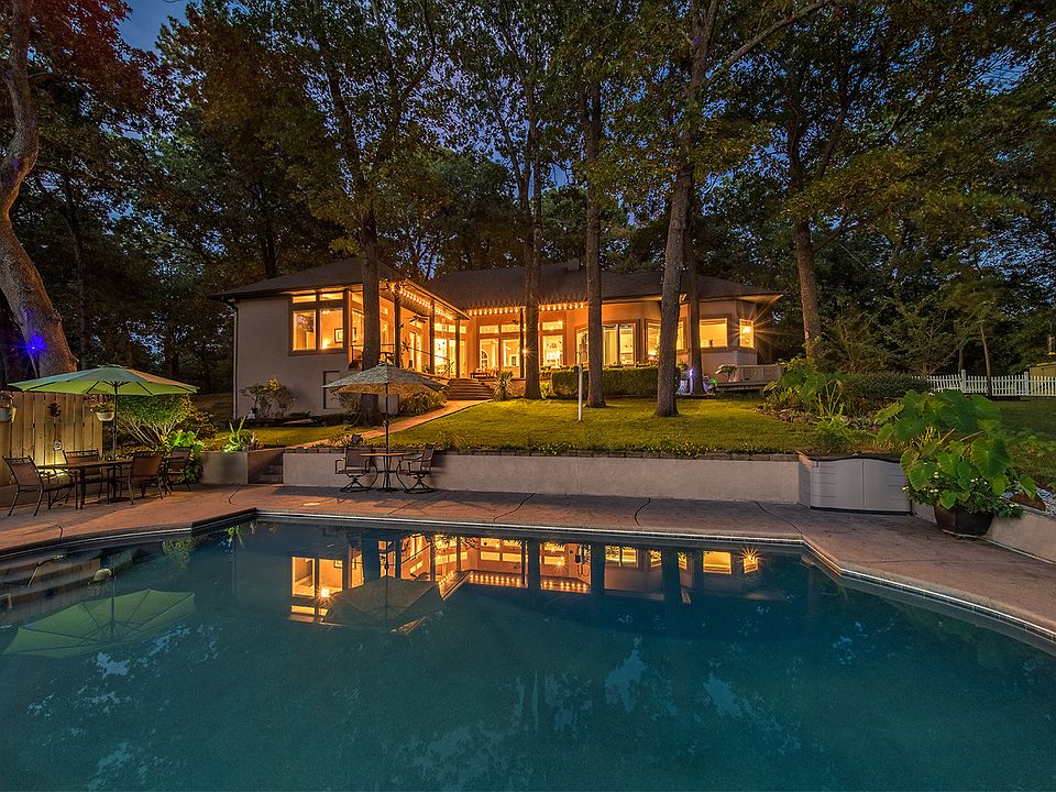 Back yard salt water pool 