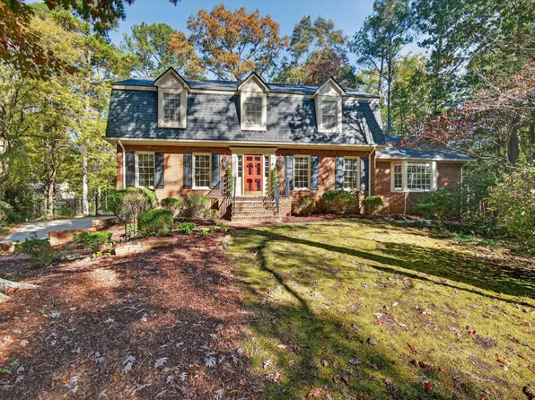 606 Emory Dr, Chapel Hill, NC 27517
