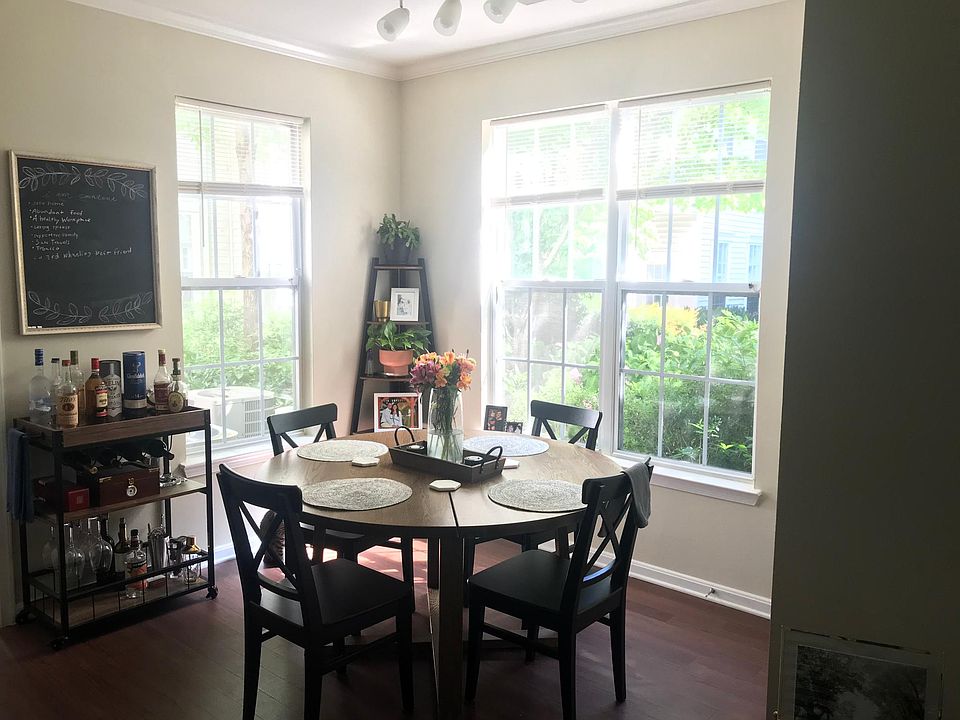 1st image of 2641 S Vance Ct #103