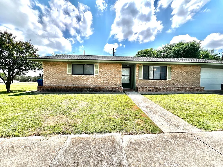 129 Village Dr — Photo 8