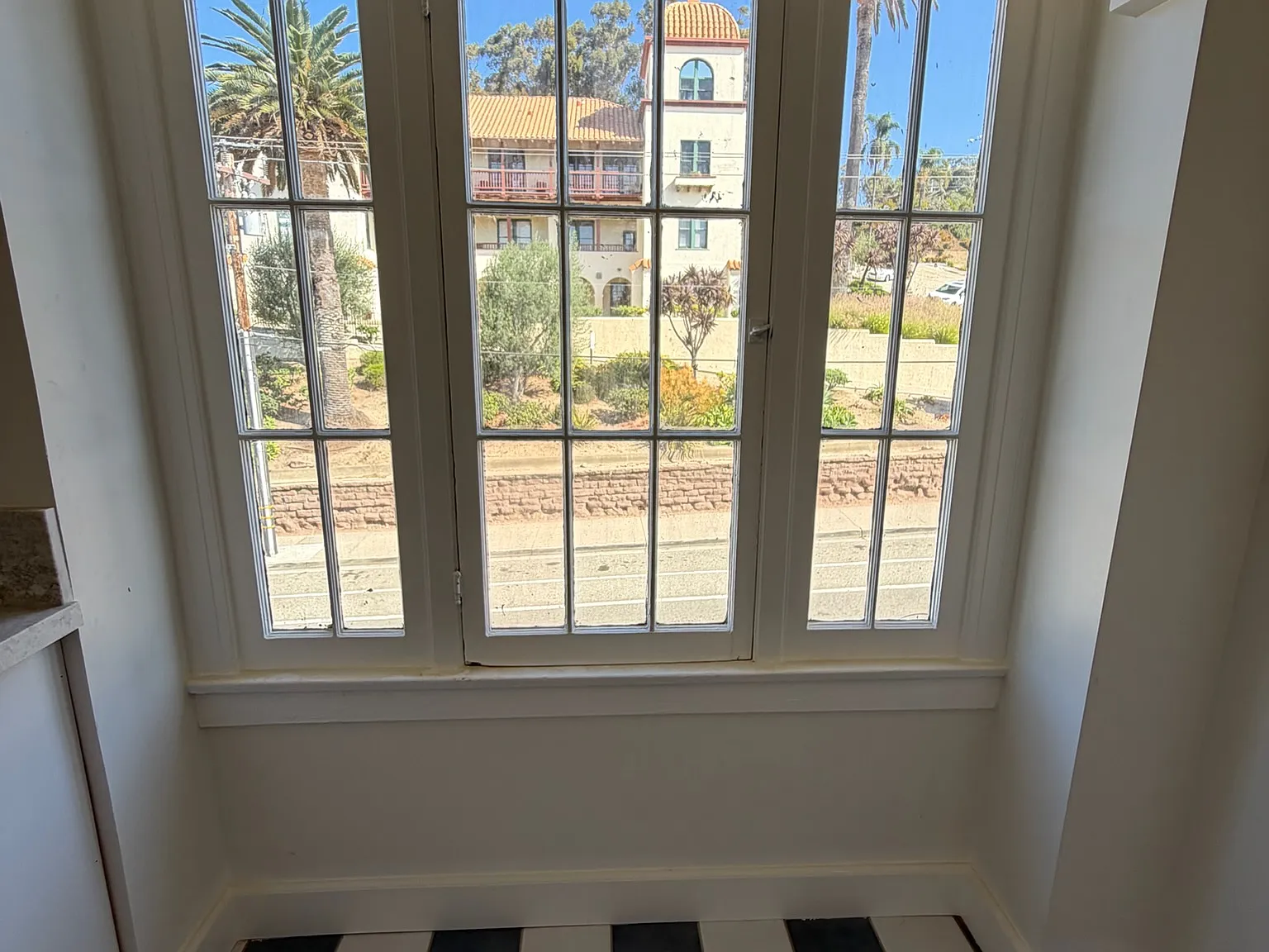 1 bed, $2,995 — Photo 4