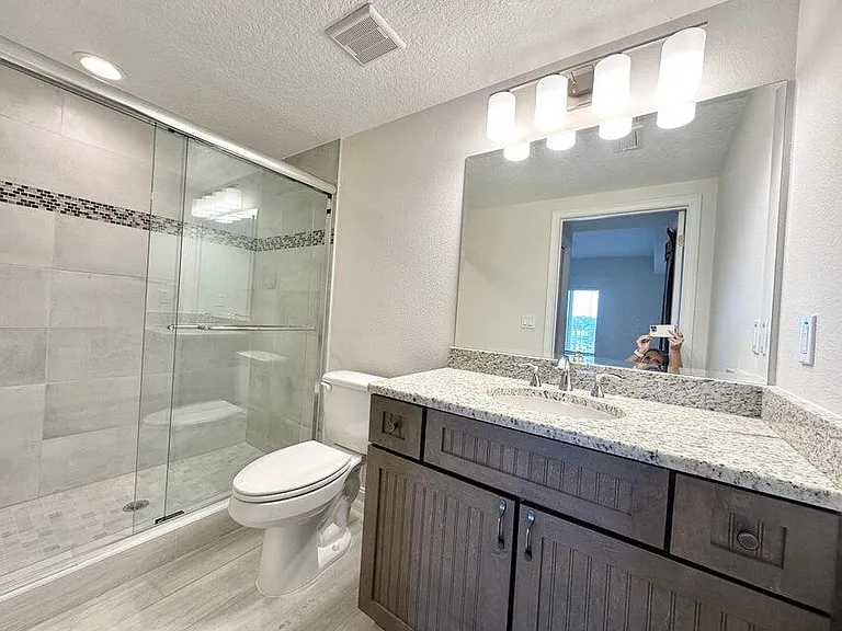 1825 Riverside Dr #404 — Photo 7
