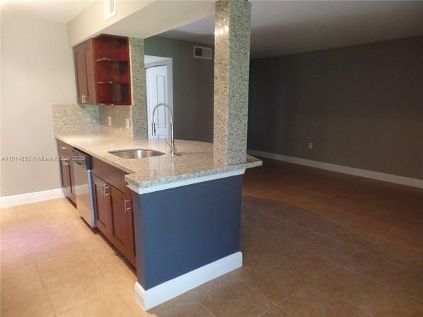 2405 NW 33rd St APT 1209