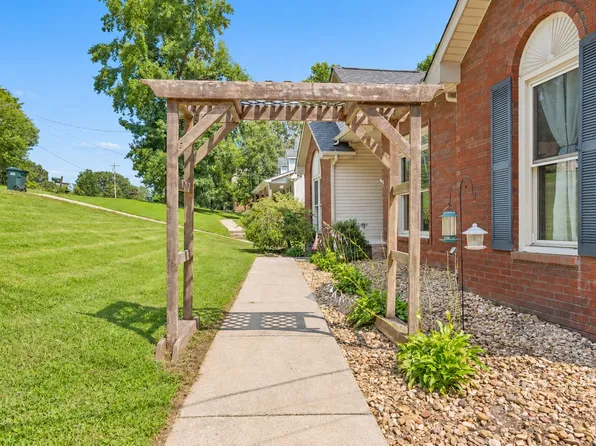 183 Hickory Hollow Dr, Dickson, TN 37055