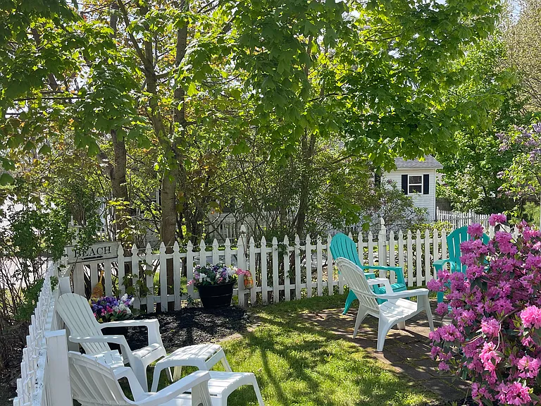 15 Seaview Ave — Photo 3