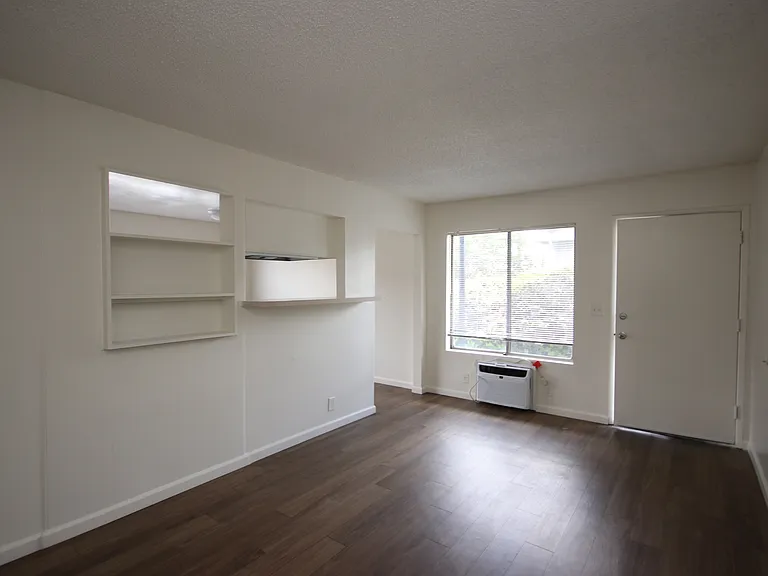 1005 S Marguerita Ave #A — Photo 3