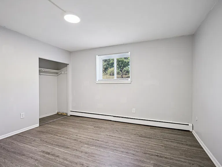 Olney Plaza — Photo 11