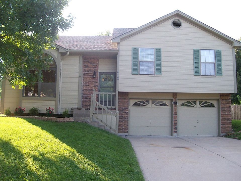 1st image of 412 SE Onyx Dr