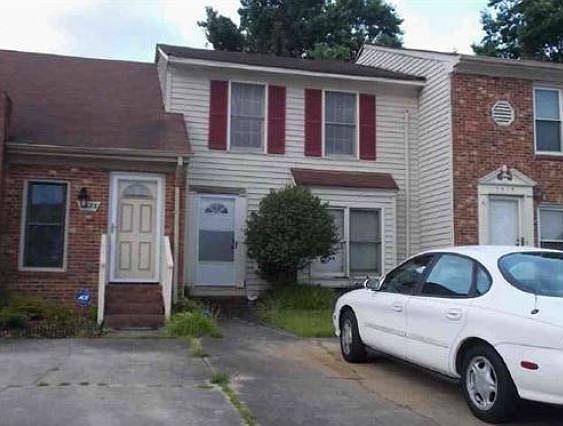 2nd image of 2621 Meadows Lndg