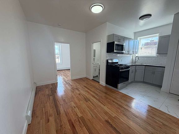3rd image of 4908 Hudson Ave #17A