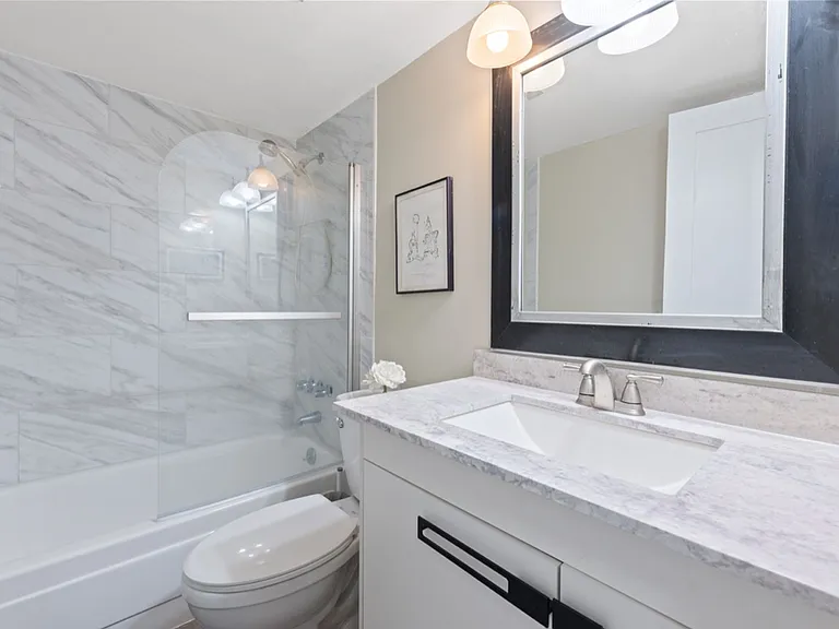 1021 3rd St S #102 — Photo 11
