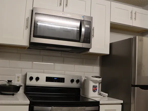 1231 University Ct APT 201, Raleigh, NC 27606