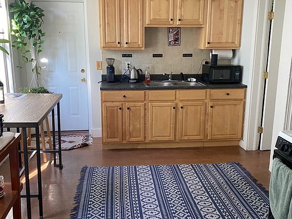 2nd image of 2527 Thurman Ave APT 2