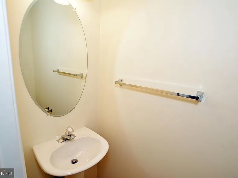 2303 Huntington Station Ct — Photo 11