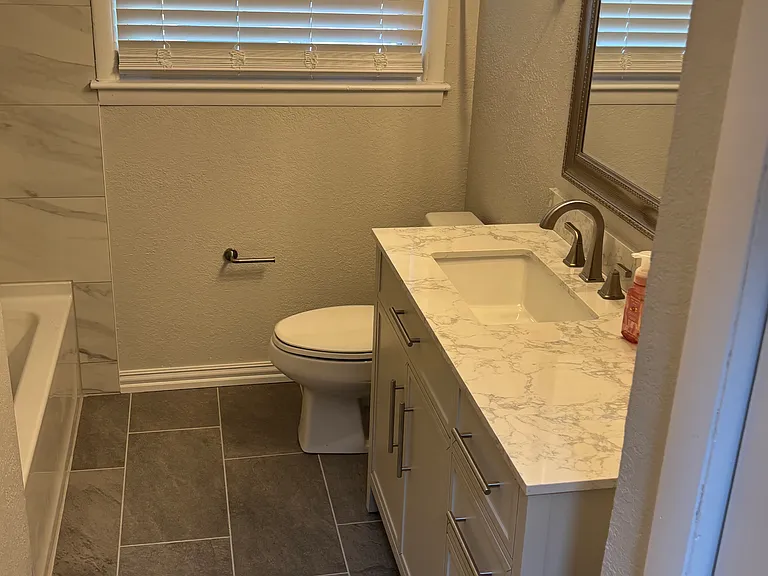 5202 S New Haven Ave — Photo 5