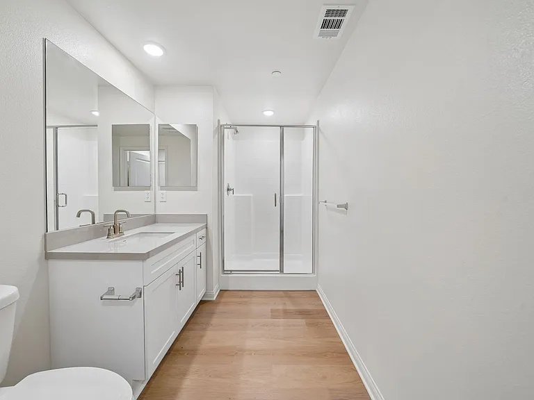 Gallery Park - Modern apartment living in the heart of Riverside, CA — Photo 9