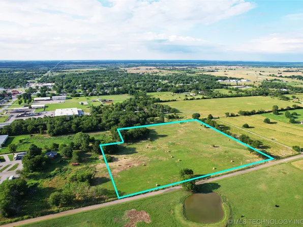 433 S Ash St, Nowata, OK 74048