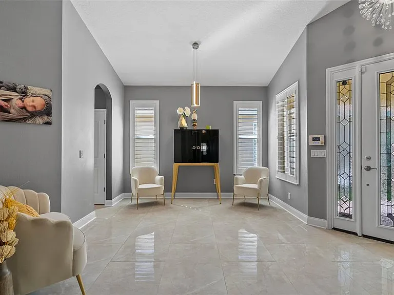 10602 Rochester Way — Photo 4
