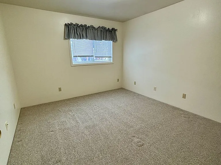 913 N. Park Ave — Photo 13