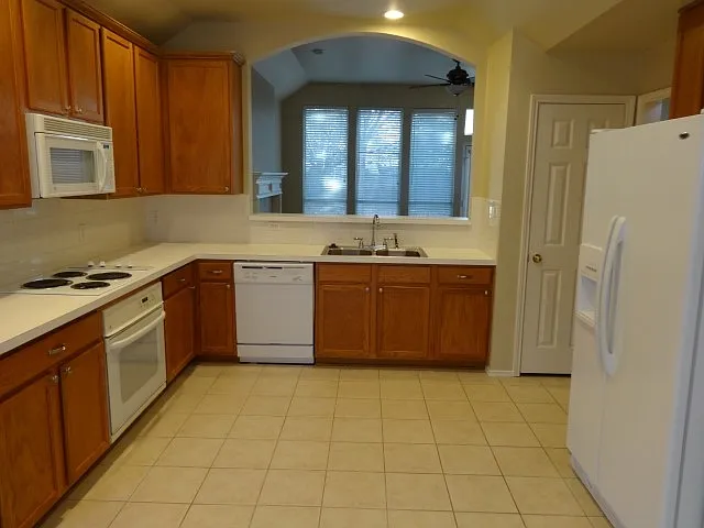 5433 Crystal Ct — Photo 2