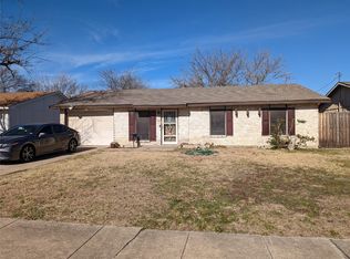 322 Oak Ridge Pl, Grand Prairie, TX 75052