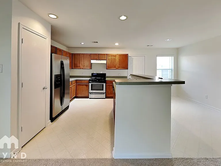 4103 Oakview Creek Ln — Photo 2
