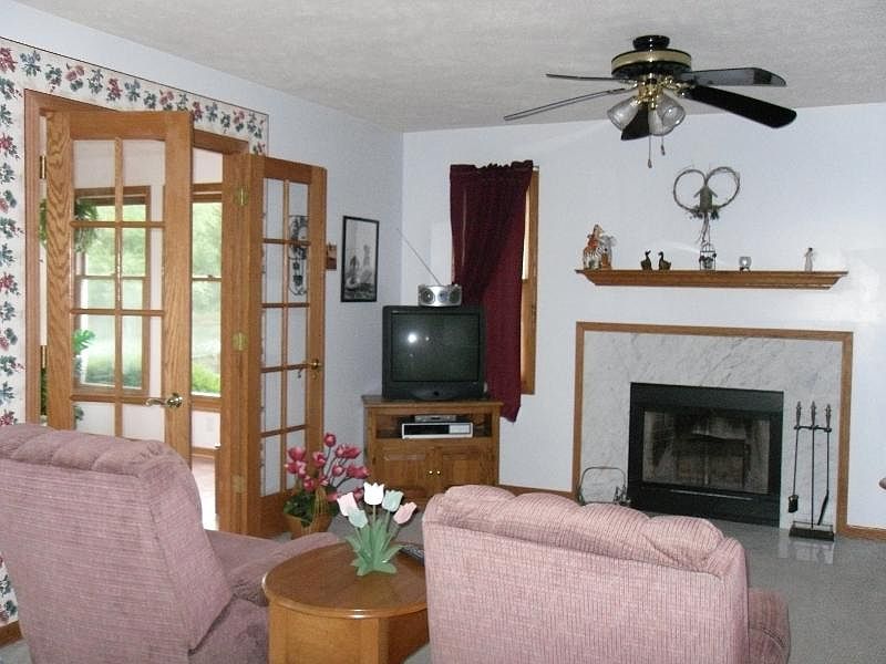 2nd image of 218 Fossil Cove Ln