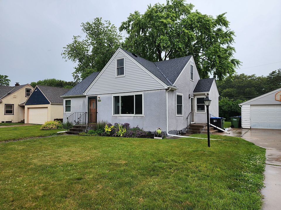 1st image of 769 Lovell Ave W