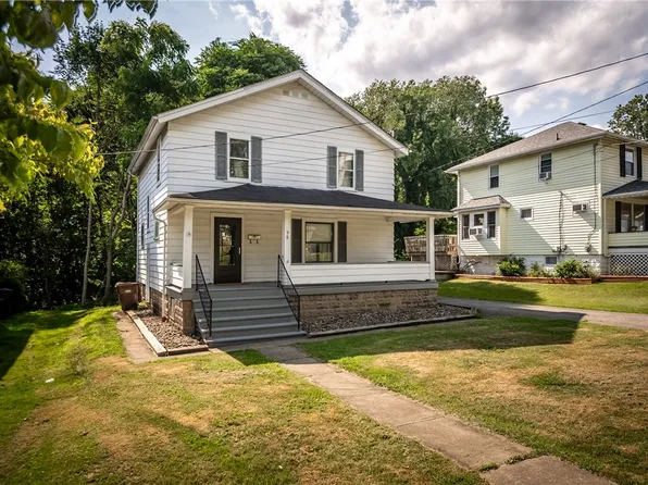 98 Baker Ave, Hermitage, PA 16148