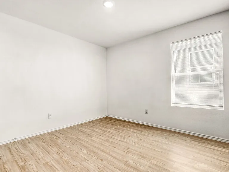 7102 Satellite Dr — Photo 19