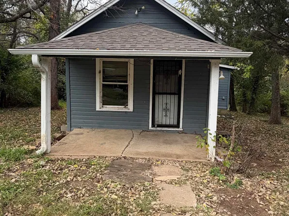 2415 SW Fillmore St, Topeka, KS 66611