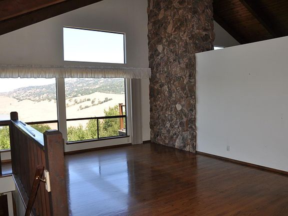 2nd image of 17590 Holiday Dr