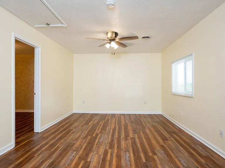 115 Cassidy Dr — Photo 6