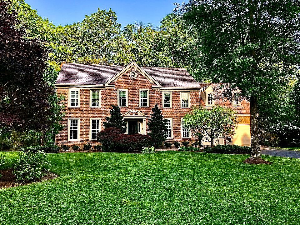 1st image of 8605 Larkhaven Ter
