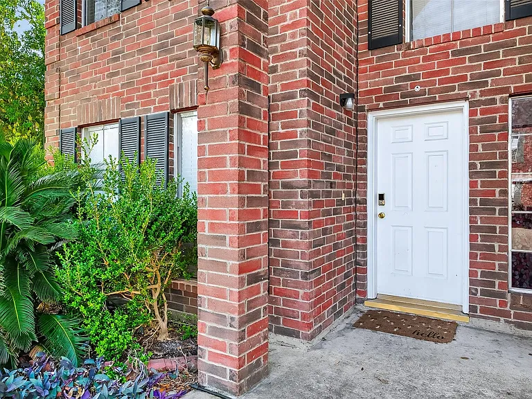 8366 Golf Green Cir — Photo 4