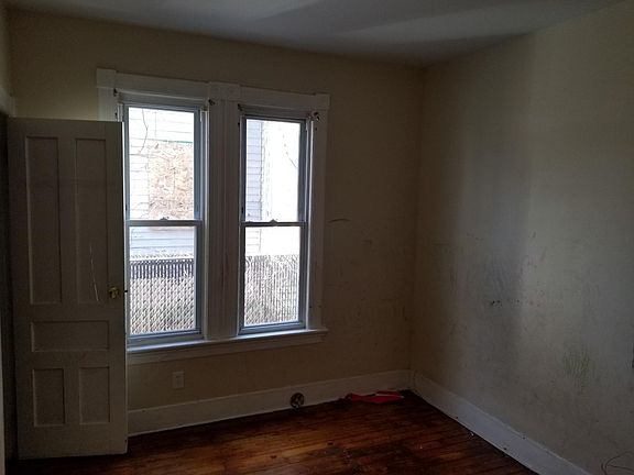 2nd image of 414 Winthrop Ave #1