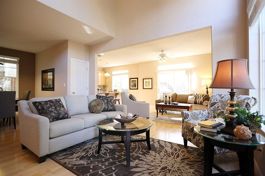 1st image of 14 Village Square Pl