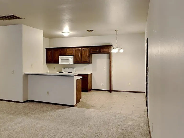 1720 W Palm Pl — Photo 8