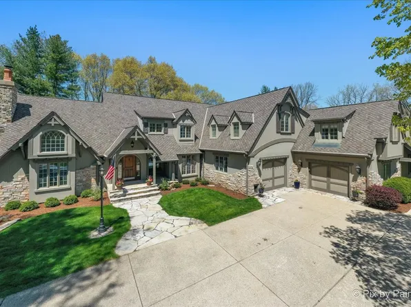 4N555 Babson Ln, St Charles, IL 60175