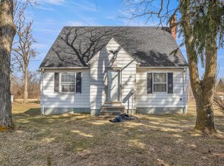 37550 W Huron River Dr, Romulus, MI 48174