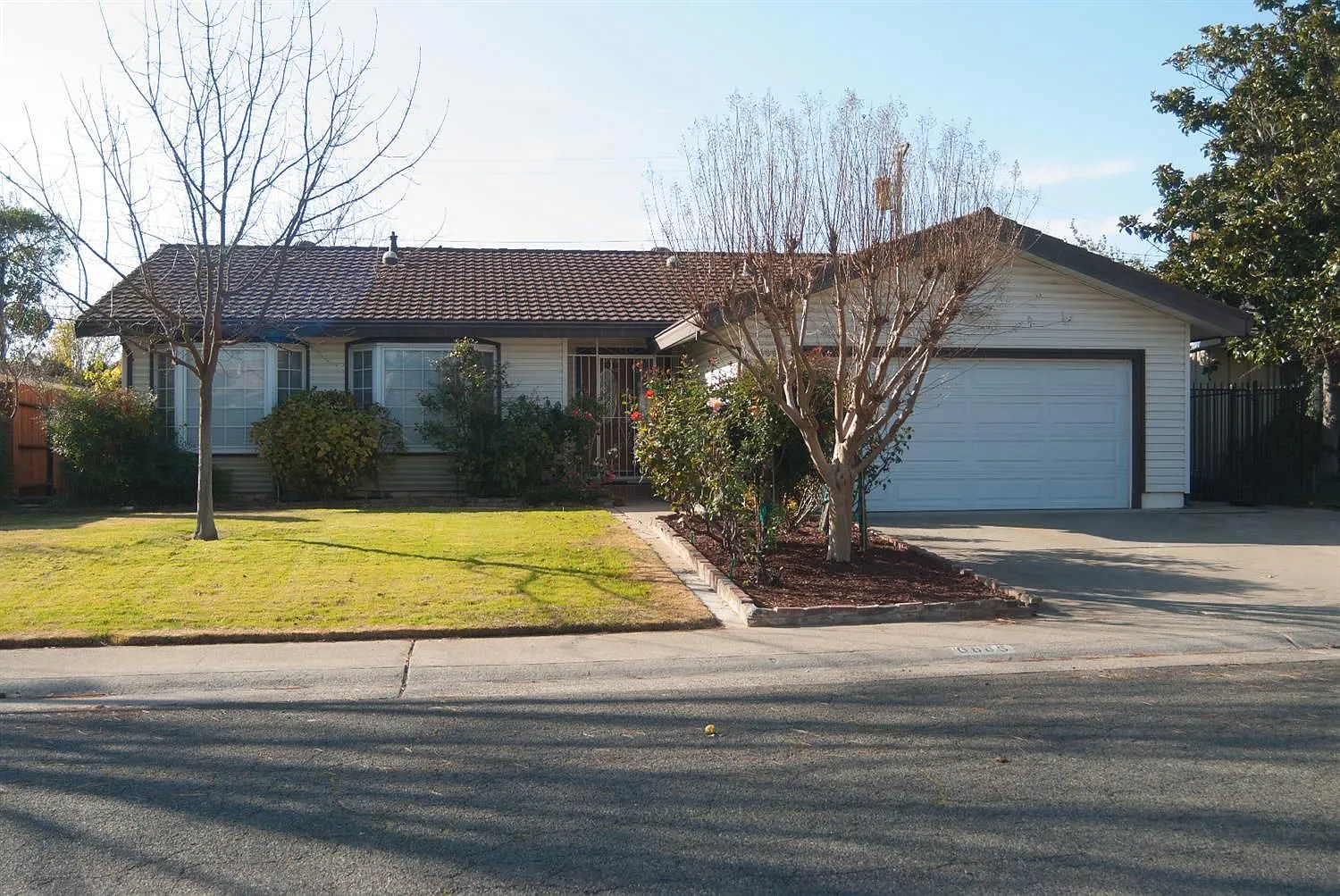 6885 Ewing Way photo 1