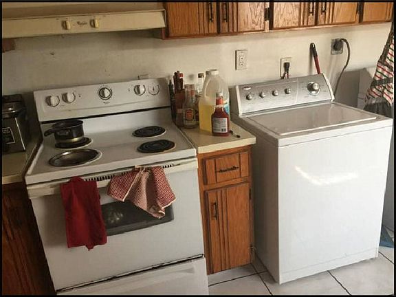 3rd image of 4231 SW 25th St