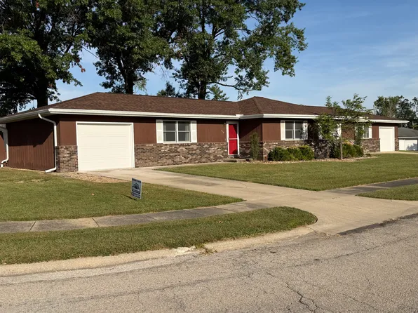 619 Greenbrier Ct #619, Charleston, IL 61920