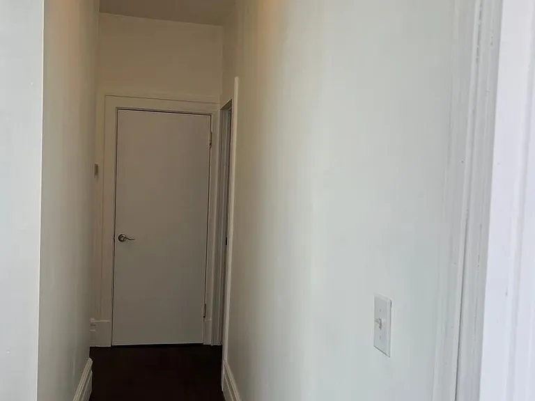 513 Bangs Ave — Photo 10