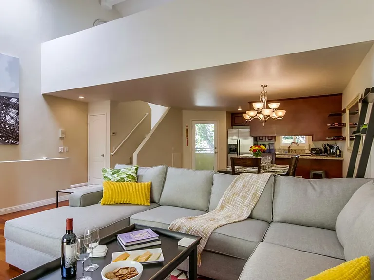 3843 Riviera Dr — Photo 3