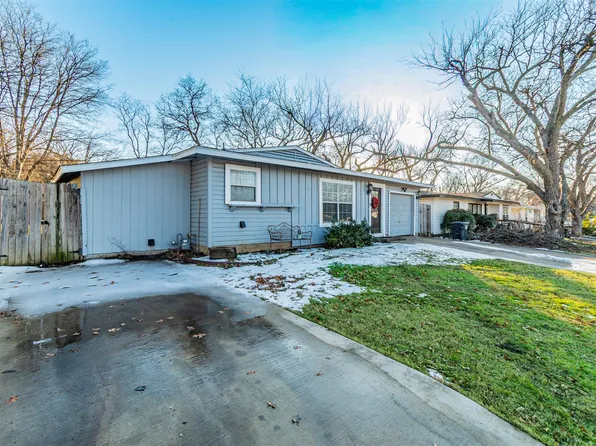 1304 E Inwood Dr, Arlington, TX 76010