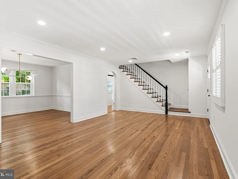 5605 Wood Way — Photo 3