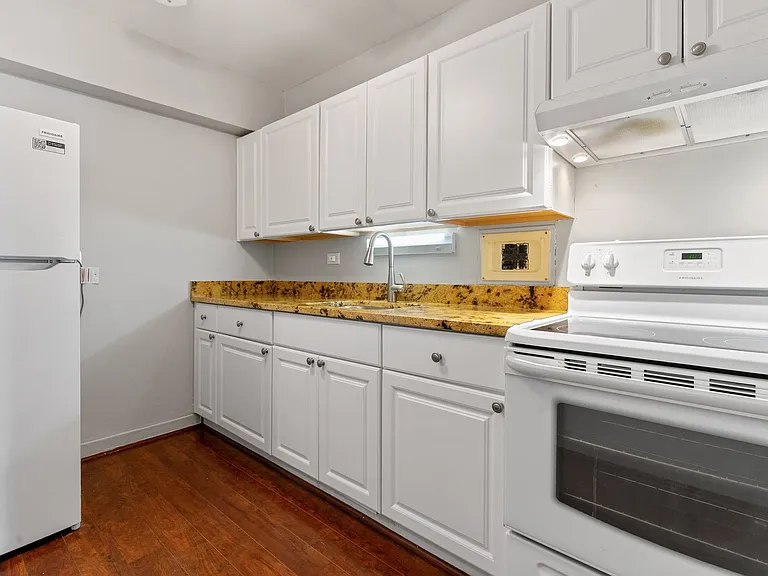 7337 S South Shore Dr #607 — Photo 5