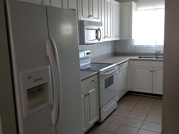 5th image of 405 Moss Creek Ln